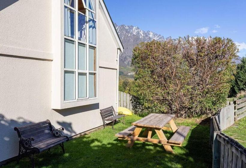 پانسیون Riverside Retreat