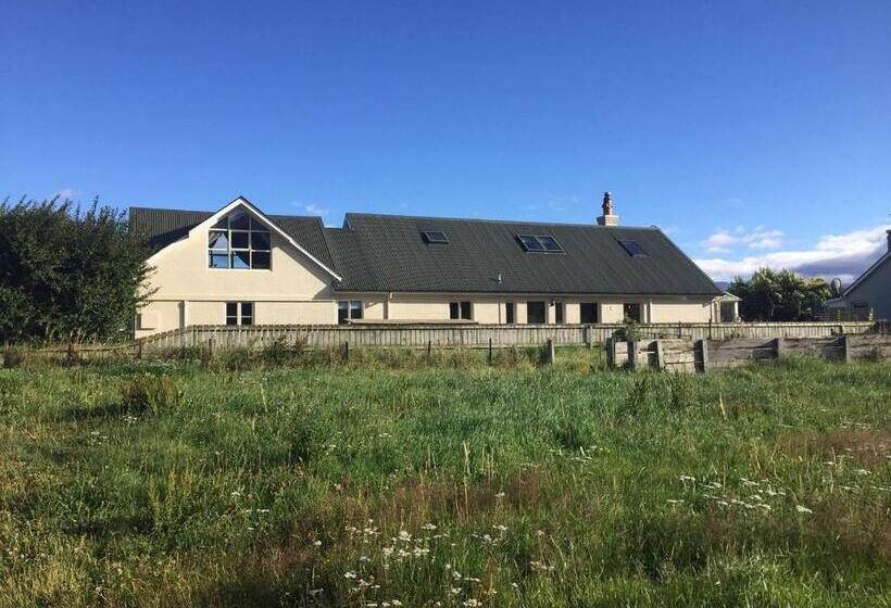 پانسیون Riverside Retreat