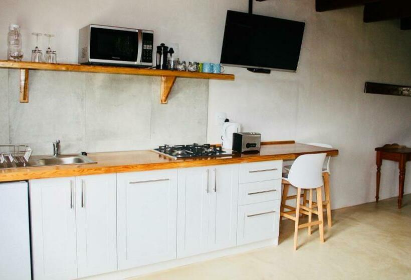 Пансион Sempurna Estate