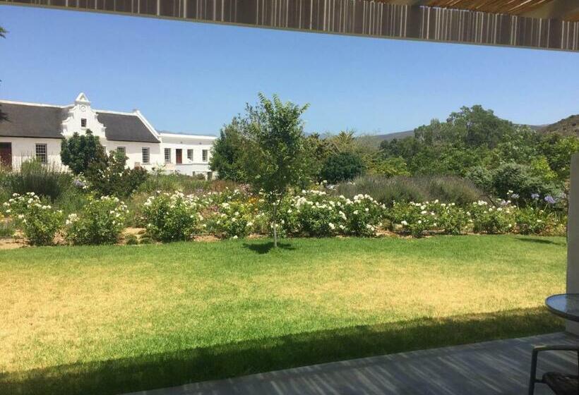 Пансион Sempurna Estate