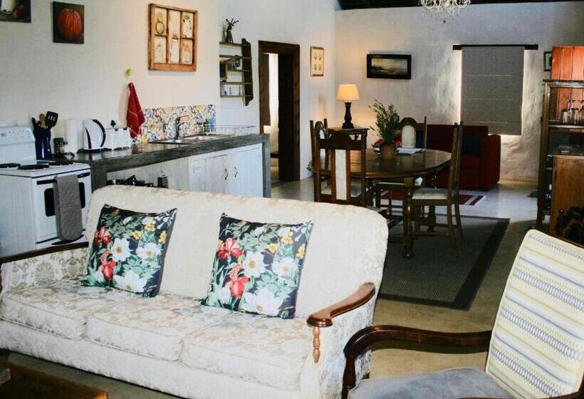 Пансион Sempurna Estate