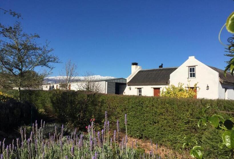 Пансион Sempurna Estate