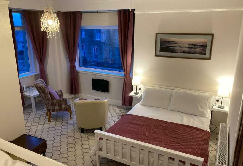 بنسيون Shorelands B&b