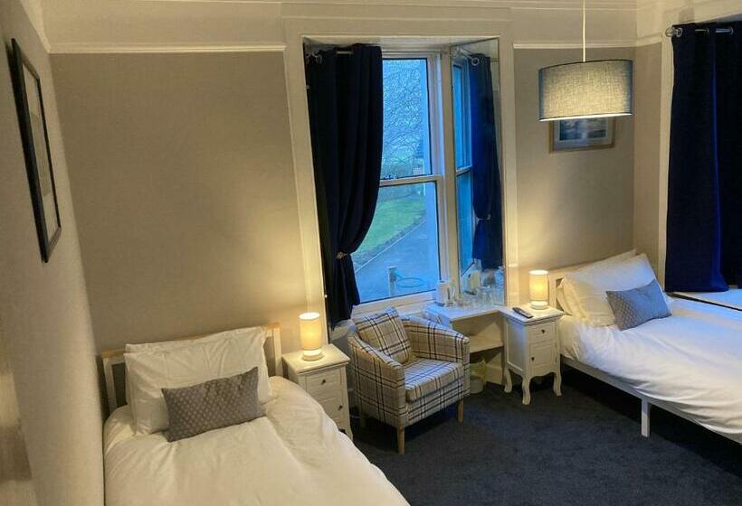 بنسيون Shorelands B&b