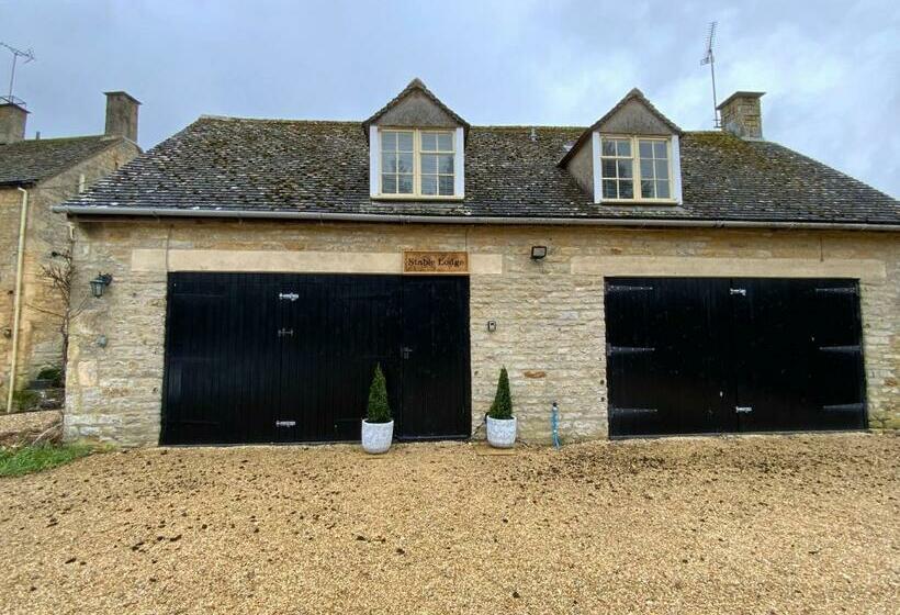 بنسيون Stable Lodge At Bledington Mill