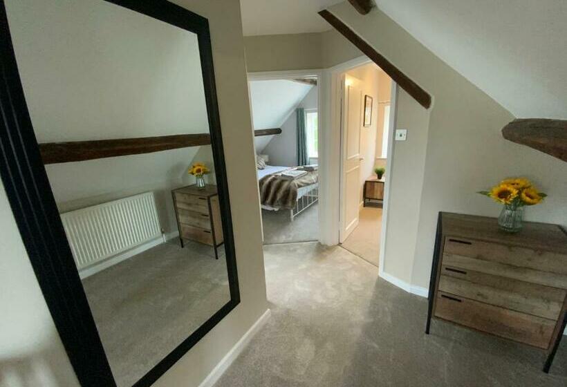 بنسيون Stable Lodge At Bledington Mill