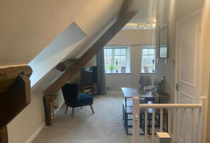 بنسيون Stable Lodge At Bledington Mill
