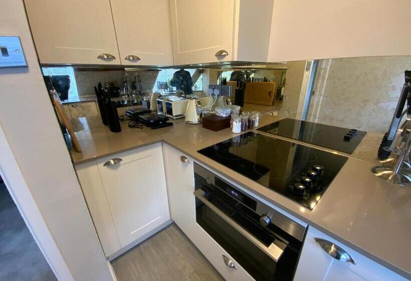 بنسيون Stable Lodge At Bledington Mill