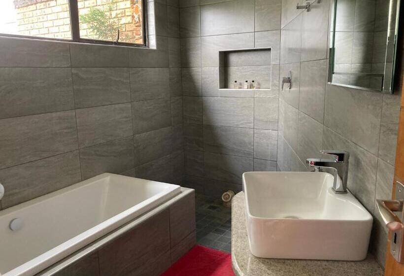 פנסיון The Vaal Guesthouse