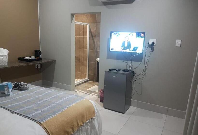 פנסיון Village Kulture   Guest House