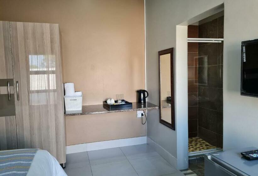 פנסיון Village Kulture   Guest House