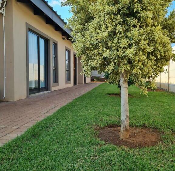 פנסיון Village Kulture   Guest House