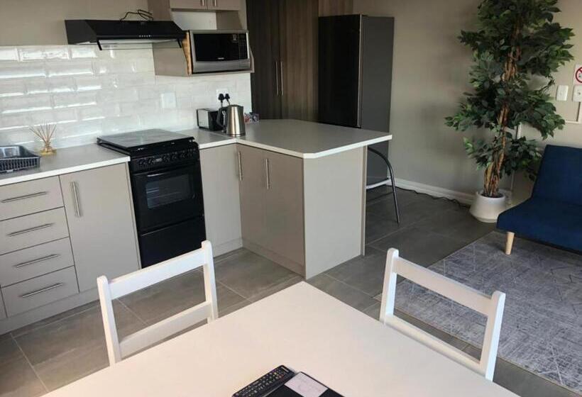 پانسیون White Sands Self Catering Units