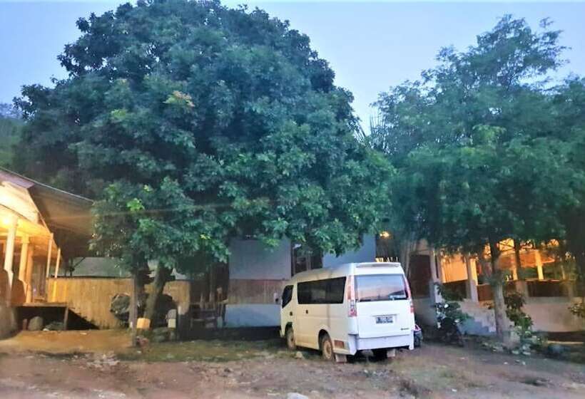 Wae Watu Hotel & Resort