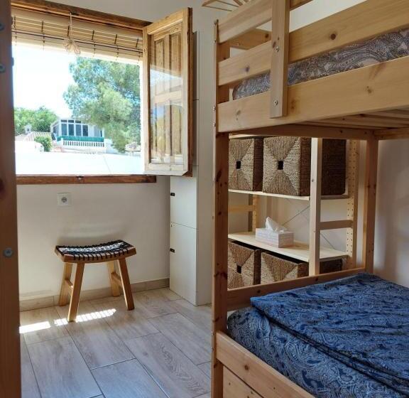 Zenia Hostel