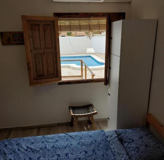 Zenia Hostel