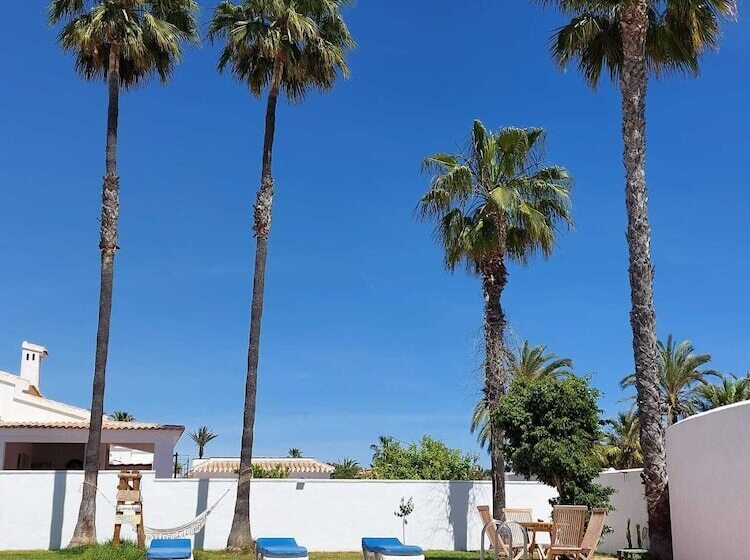 Zenia Hostel