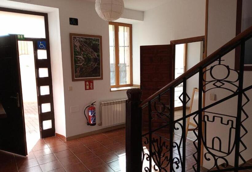 Albergue Fresno De Cantespino   La Tormenta