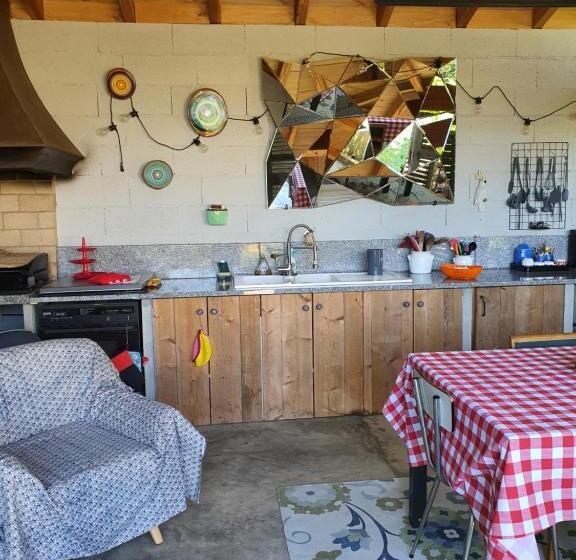 צימר A L Ecole Buissonnière, Chambre D Hôtes En Sidobre