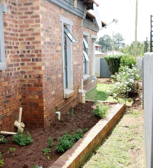 צימר Charis View Guest House