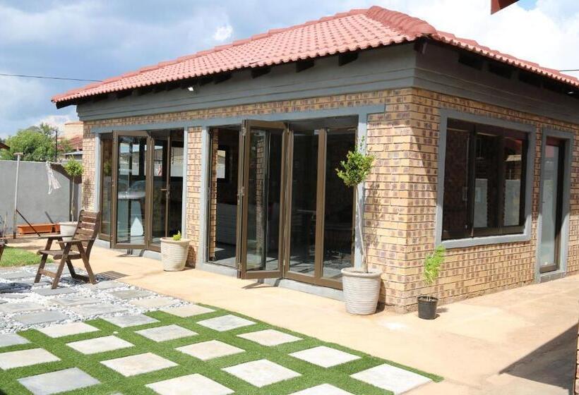 צימר Charis View Guest House