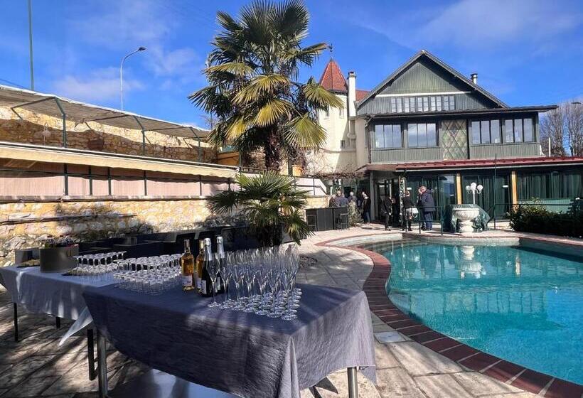 تختخواب و صبحانه La Maison Cachée Du Pavillon Bellevue