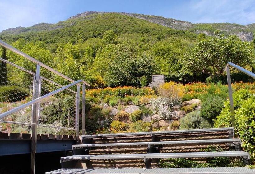 ベッドアンドブレックファースト Le Belvédère : Chambres Et Table D Hôtes