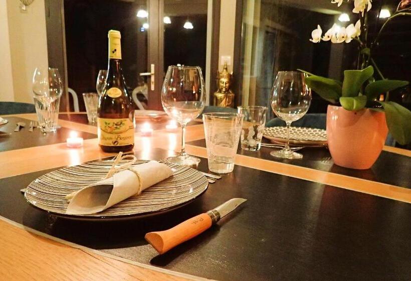 ベッドアンドブレックファースト Le Belvédère : Chambres Et Table D Hôtes