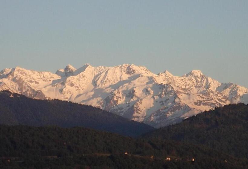 ベッドアンドブレックファースト Le Belvédère : Chambres Et Table D Hôtes