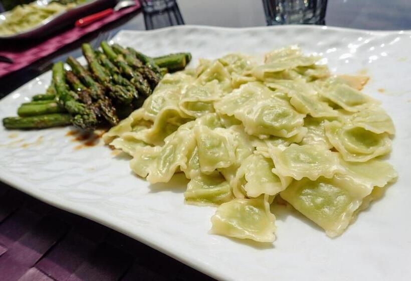 ベッドアンドブレックファースト Le Belvédère : Chambres Et Table D Hôtes