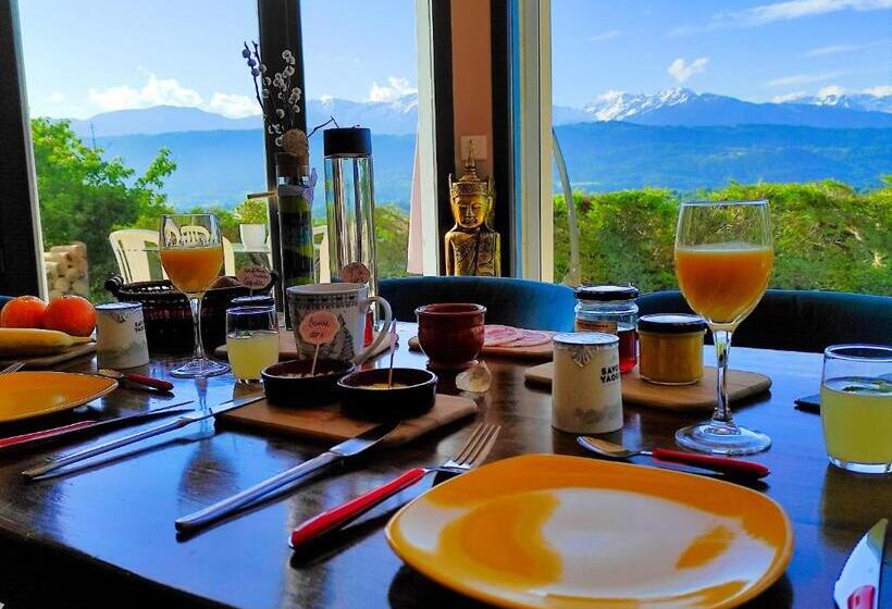 ベッドアンドブレックファースト Le Belvédère : Chambres Et Table D Hôtes