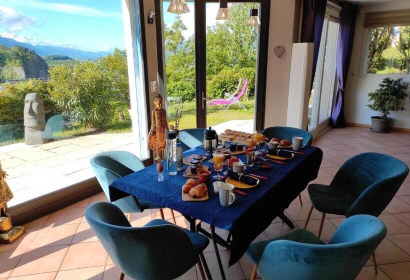 ベッドアンドブレックファースト Le Belvédère : Chambres Et Table D Hôtes