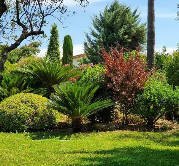 住宿加早餐  Le Domaine Des Mûriers   Charme, Chic, Calme En Provence Côte D Azur