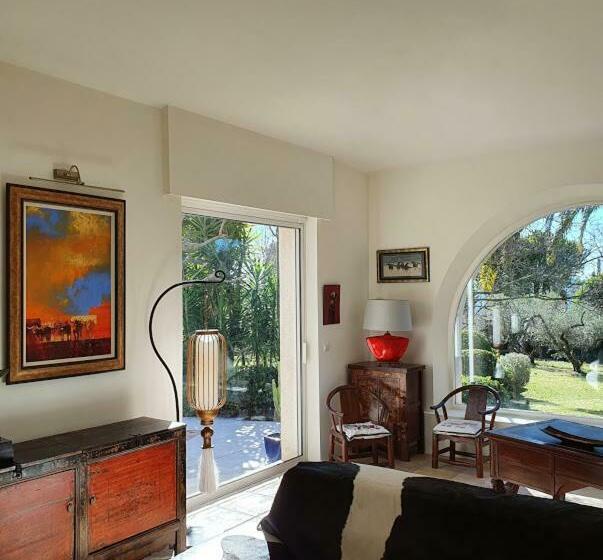 住宿加早餐  Le Domaine Des Mûriers   Charme, Chic, Calme En Provence Côte D Azur