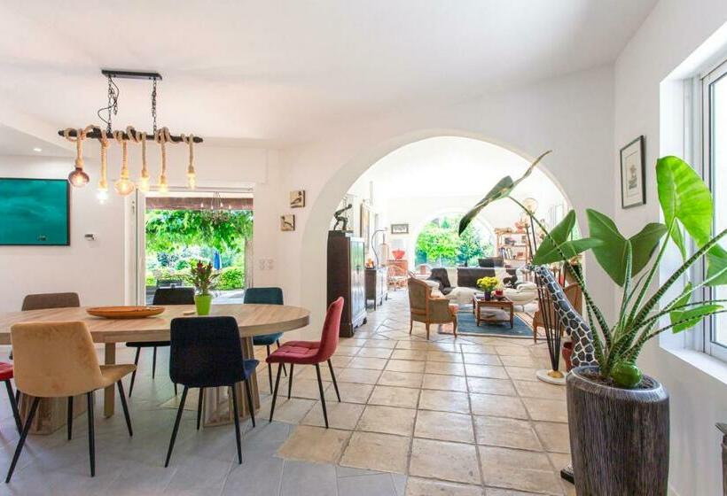 住宿加早餐  Le Domaine Des Mûriers   Charme, Chic, Calme En Provence Côte D Azur