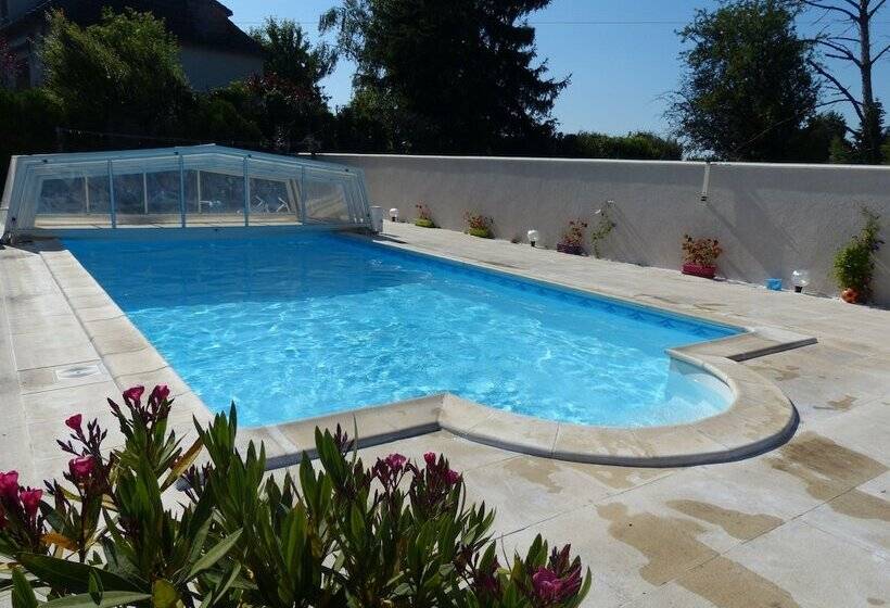 تختخواب و صبحانه Leclos Fleuri