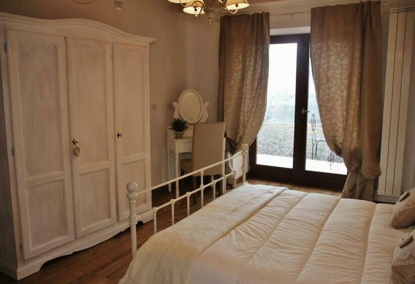 مبيت وإفطار La Maison Del Borgo