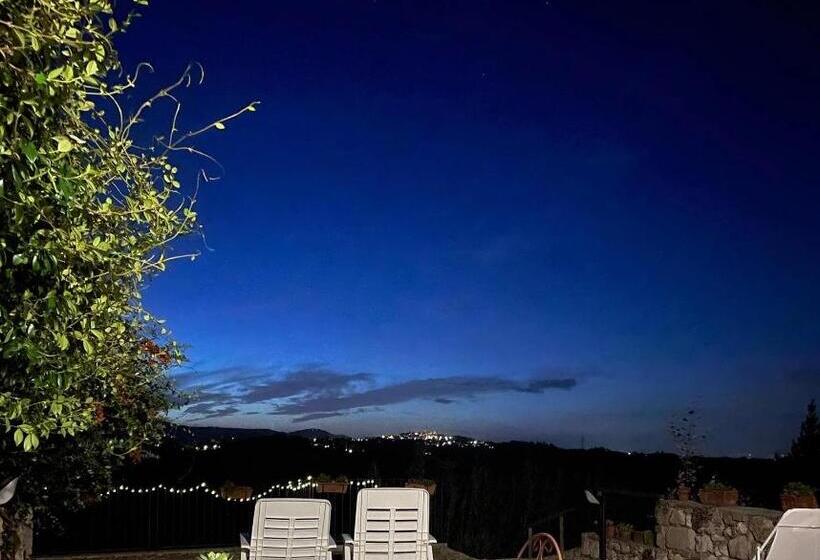 مبيت وإفطار La Maison Del Borgo