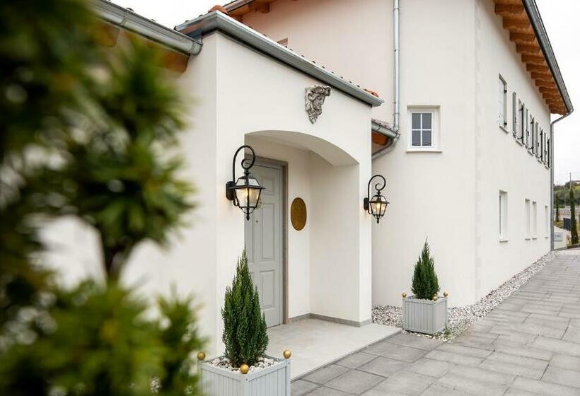 تختخواب و صبحانه Peterc Vineyard Estate