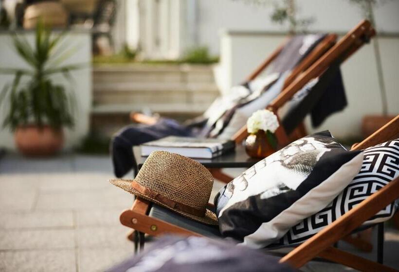 تختخواب و صبحانه Peterc Vineyard Estate