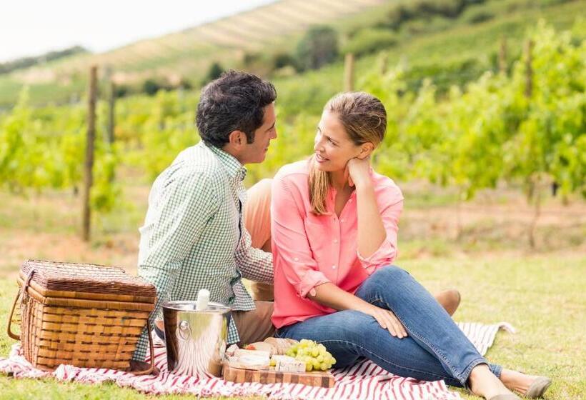 تختخواب و صبحانه Peterc Vineyard Estate