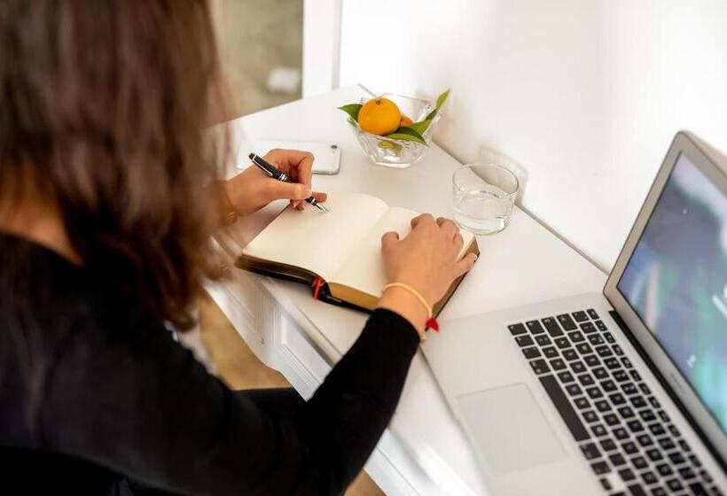 تختخواب و صبحانه Peterc Vineyard Estate