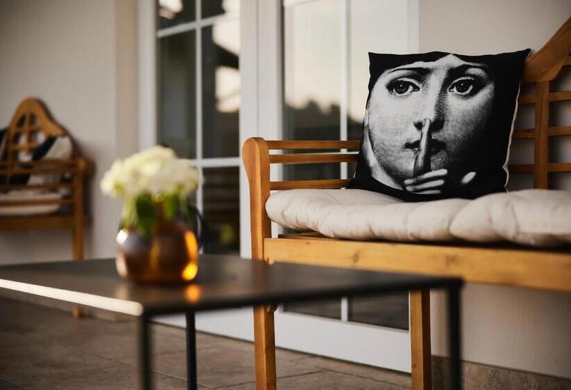 تختخواب و صبحانه Peterc Vineyard Estate