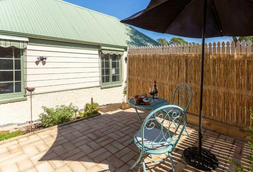 مبيت وإفطار Settlers Cottage