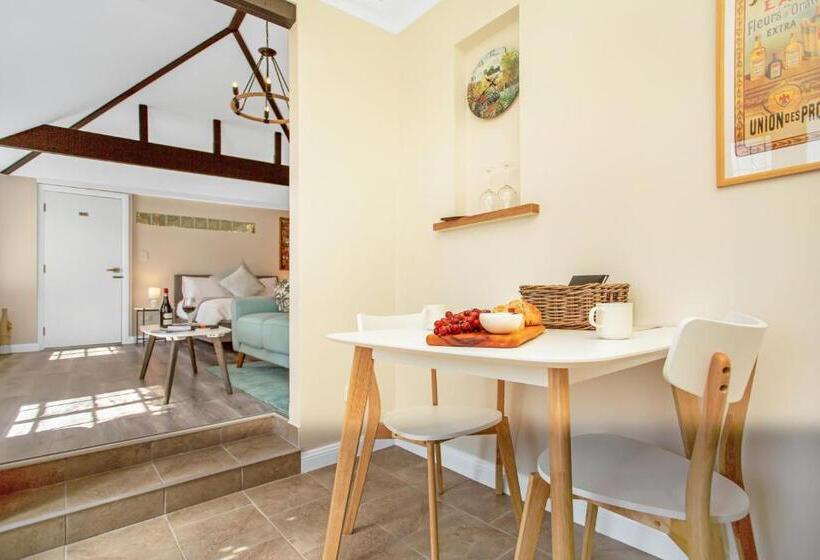 مبيت وإفطار Settlers Cottage