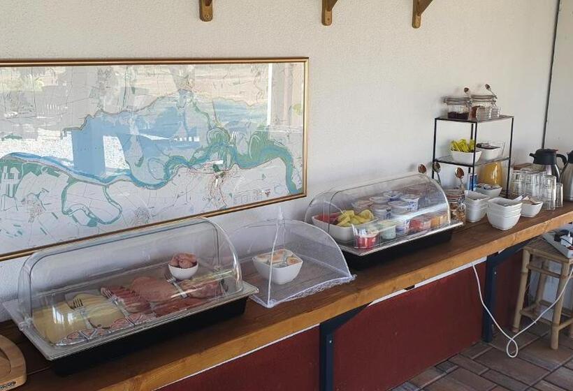 مبيت وإفطار Tisza White House