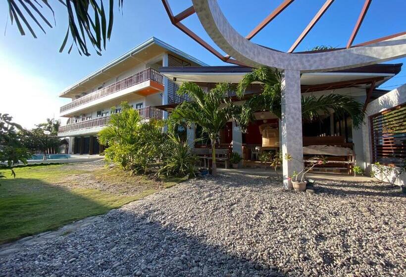 Cerca Parola Beach Resort