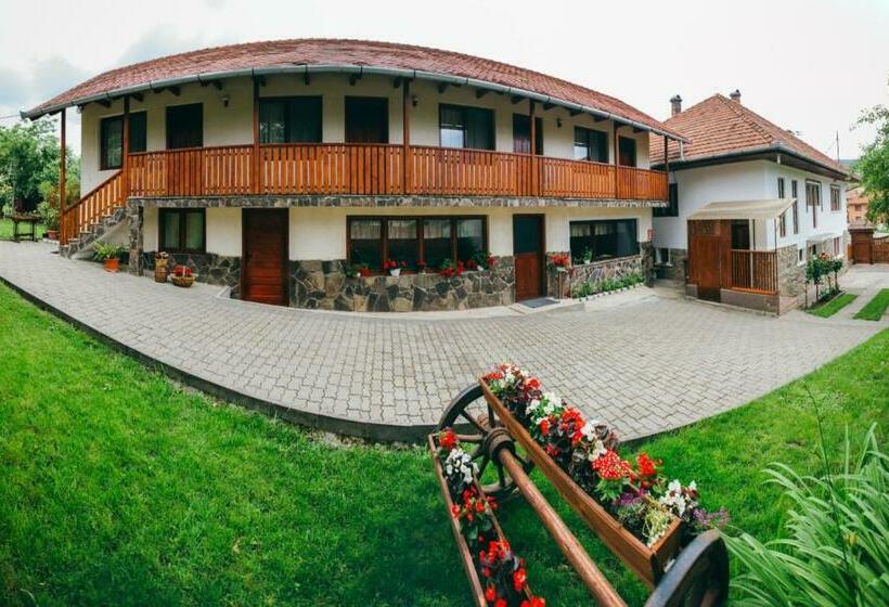 Gyöngyvirág Panzió