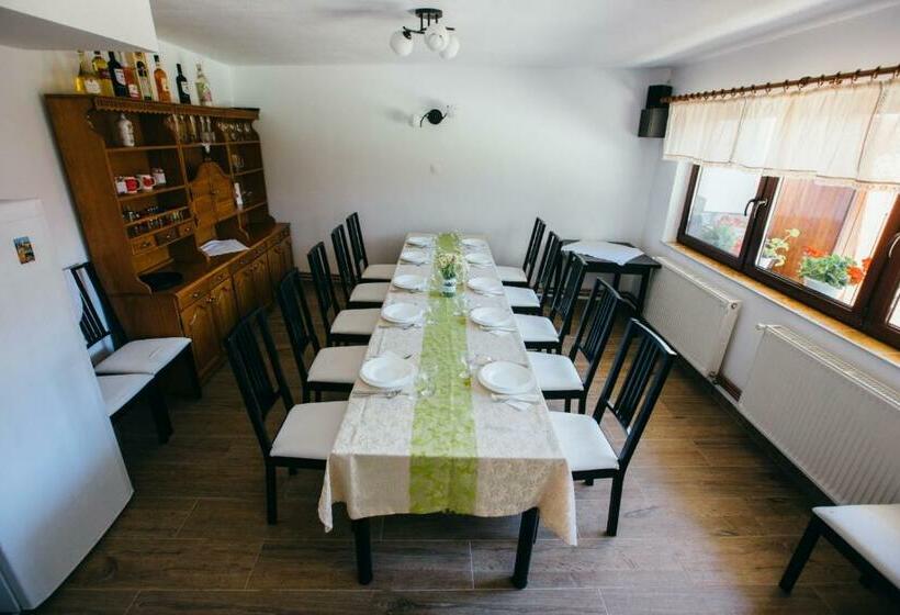 Gyöngyvirág Panzió