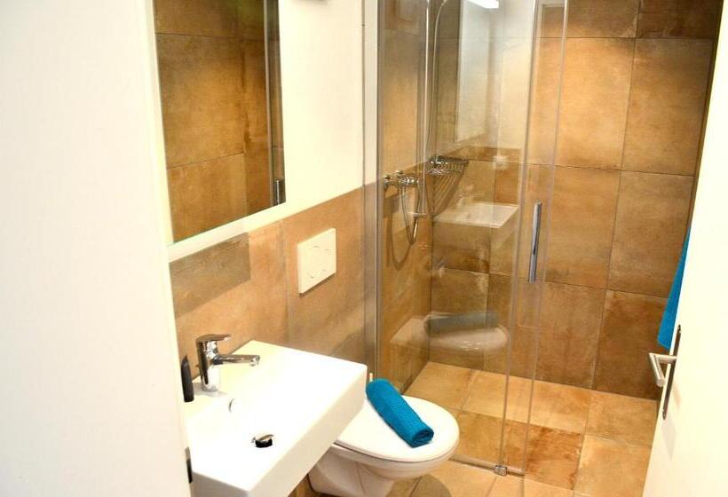 ホテル Guesthouse Meitschi Thun   Contactless Self Check In